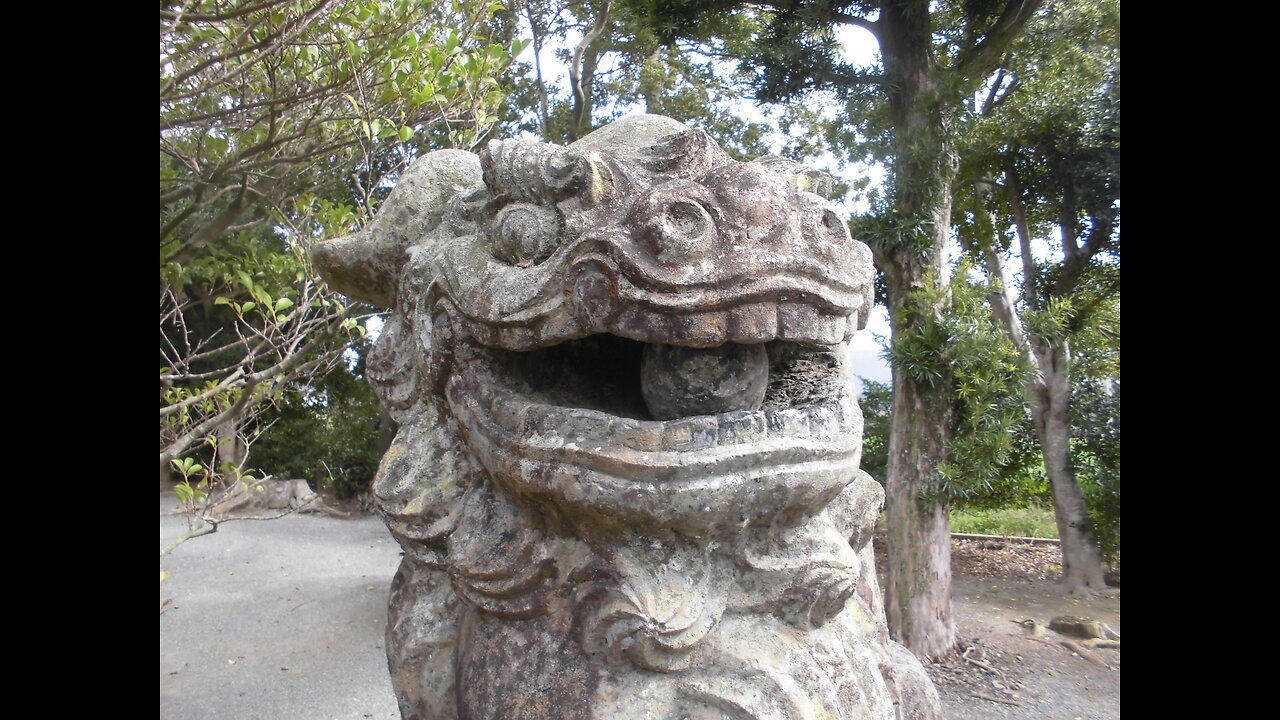 Japanese Buddhist/Shinto pagoda Pullsaw and AWESOME Sea Hawk sculpture