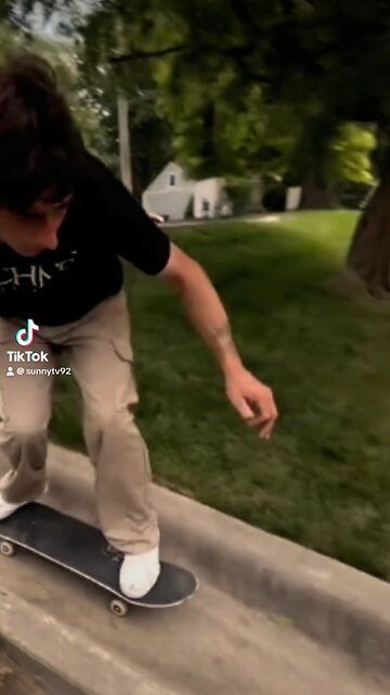 Bro just cruzzin 🌊🛹