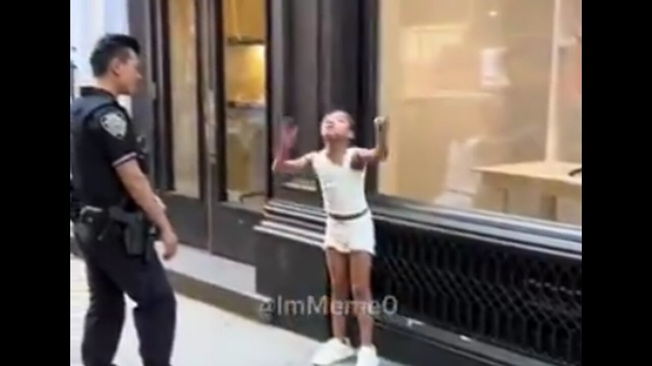 Look at Minor Child When Her Mom Gets Arrested For Stealing