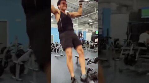 Calisthenics pull ups super set.