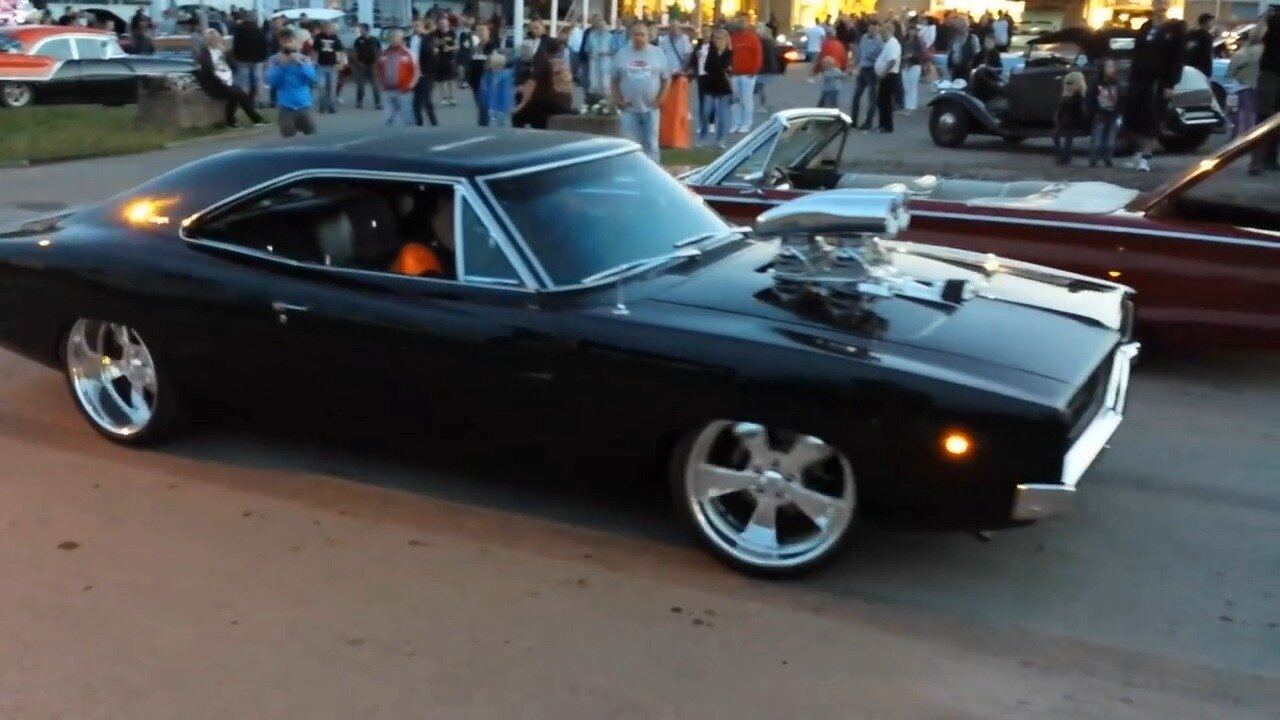 1968 Dodge Charger Burnout !!