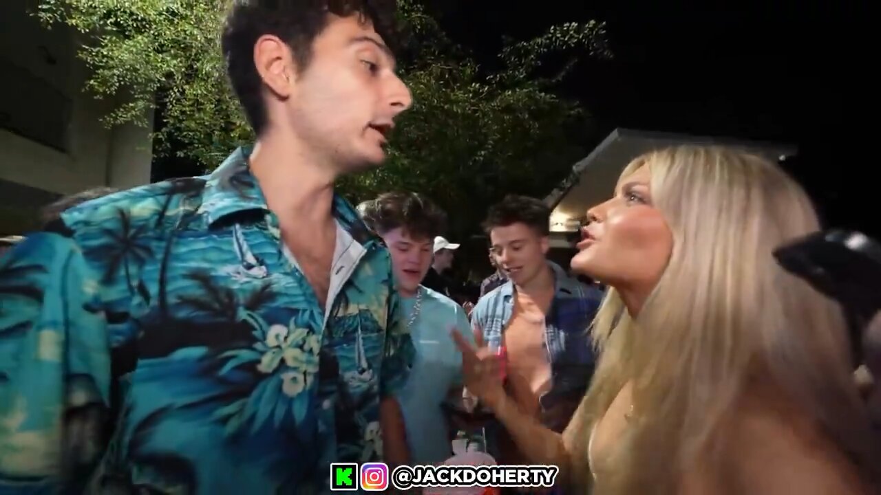 “We gay as f***” 🏳️🌈😭 Jack Doherty’s brother kisses Ice Poseidon.