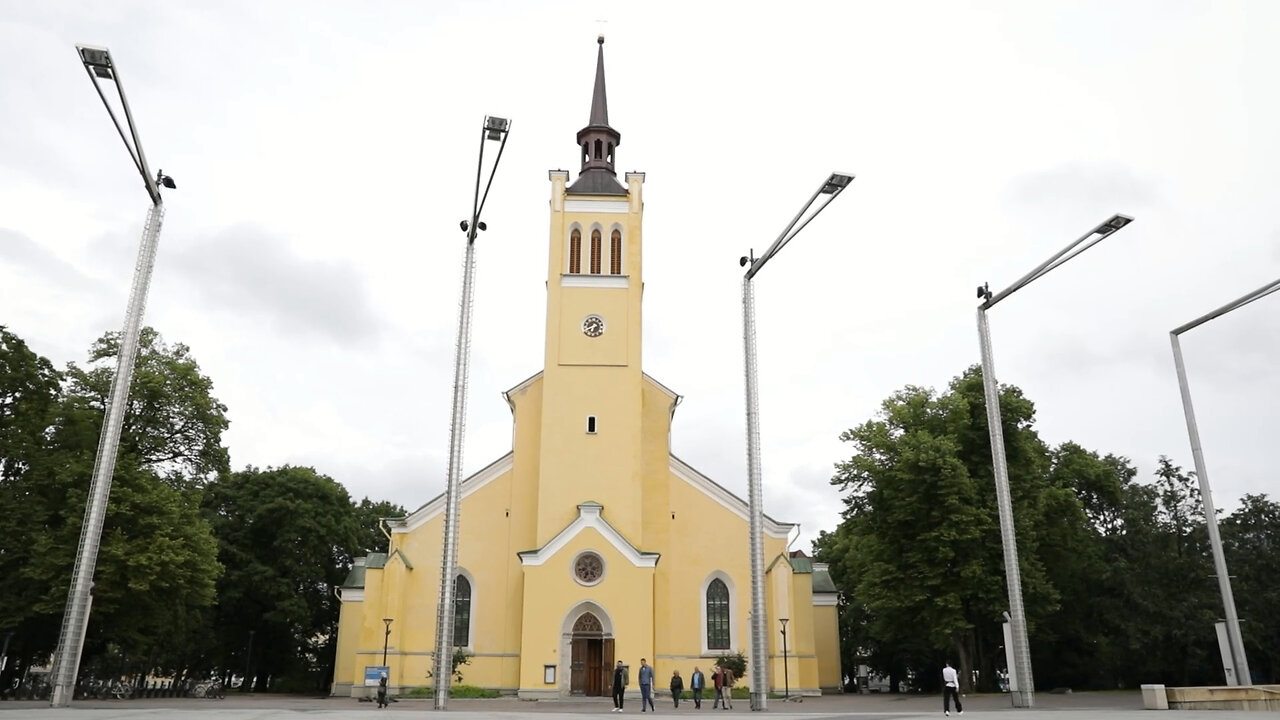 B-Roll: U.S. Army Ivy Brass Quintet entertains Estonian crowd at U.S. Independence Day Celebration