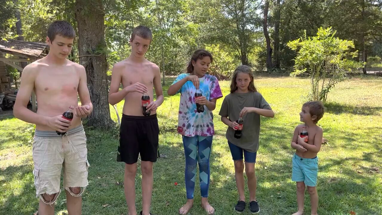 Kids do mentos challenge