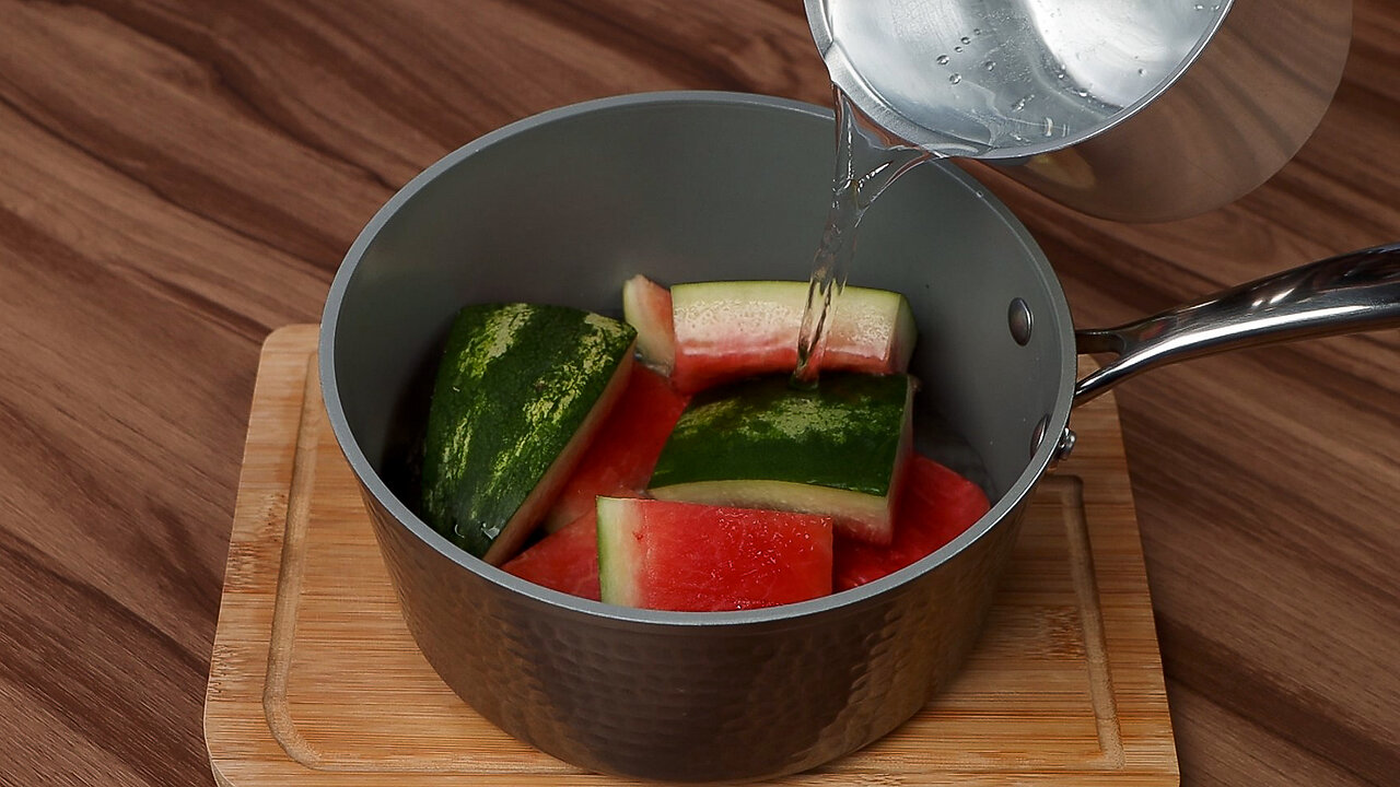 From today you won't throw away the watermelon rinds! Make this amazing and delicious recipe