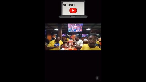 Derrick Lewis crazy flying knee