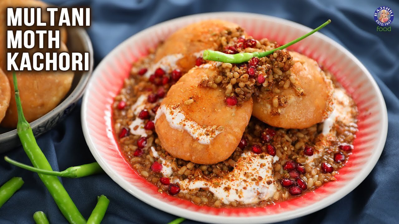 This Delhi Famous Moth Kachori will delight your taste buds!😋🔥 | Moth Kachori Street Style | Varun