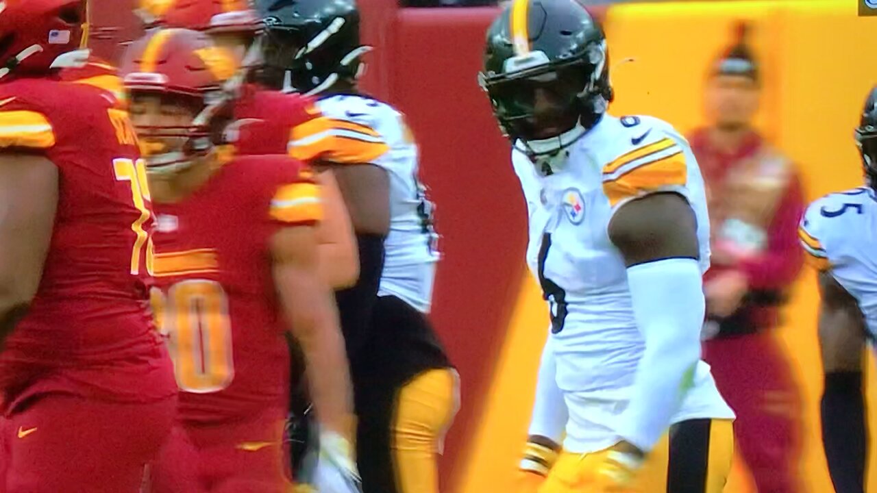 Steelers LB #6 Patrick Queen w/nice tackle for loss