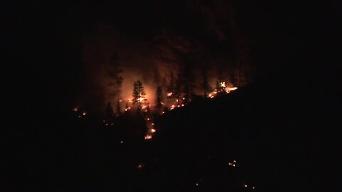 'We're probably not going to sleep tonight': Estes Park residents anxious amid Kruger Rock Fire