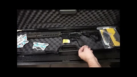 Unboxing and general overview of the Daniel Defense M4A1