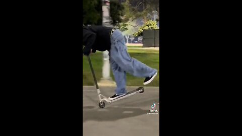 Awesome scooter tricks 👌🏽