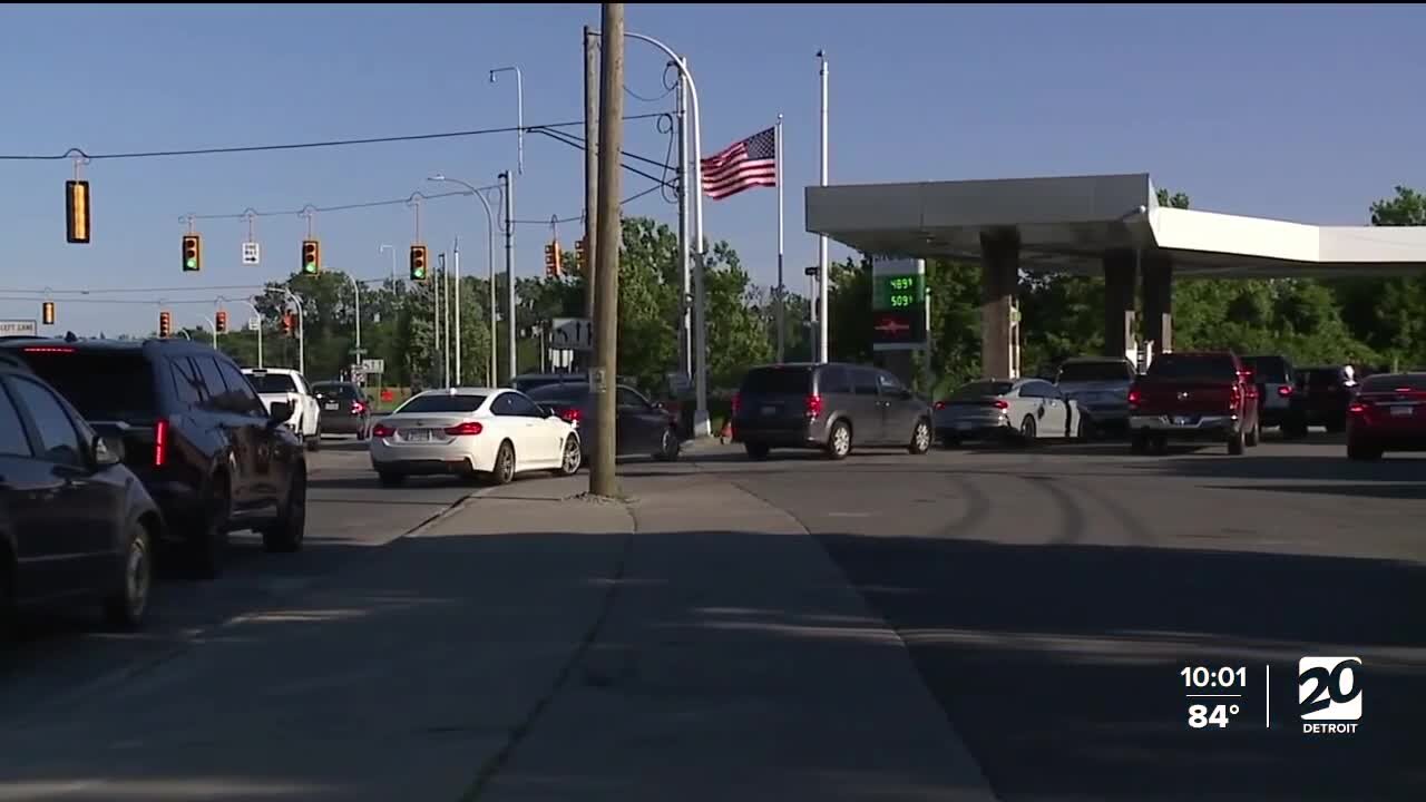 Dearborn gas station has stayed under $5 a gallon, customers lining up