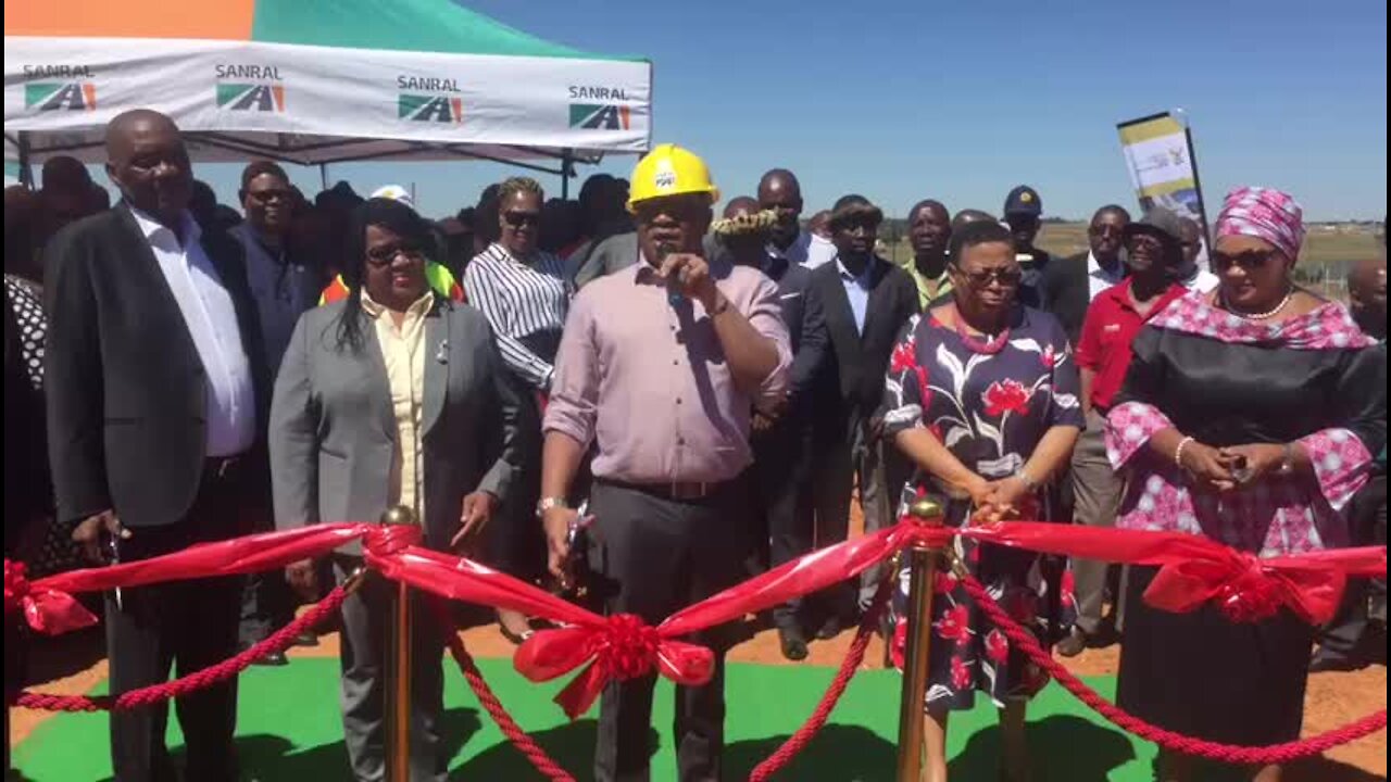 SOUTH AFRICA - Pretoria - Moloto road which has been earmarked for upgrades to the tune of billions (Video) (Ax9)