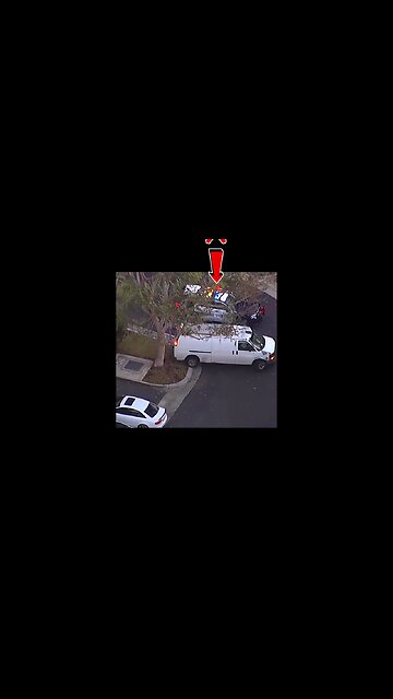 White Van Escapes Multiple Blockades [No one was hurt in this video] 🟠⚪🟣 NPC Crime