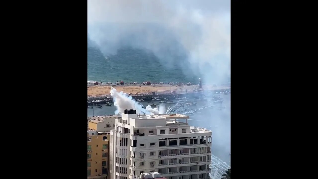 BREAKING: Israeli airstrikes using internationally prohibited white phosphorus in bombing Gaza Port.