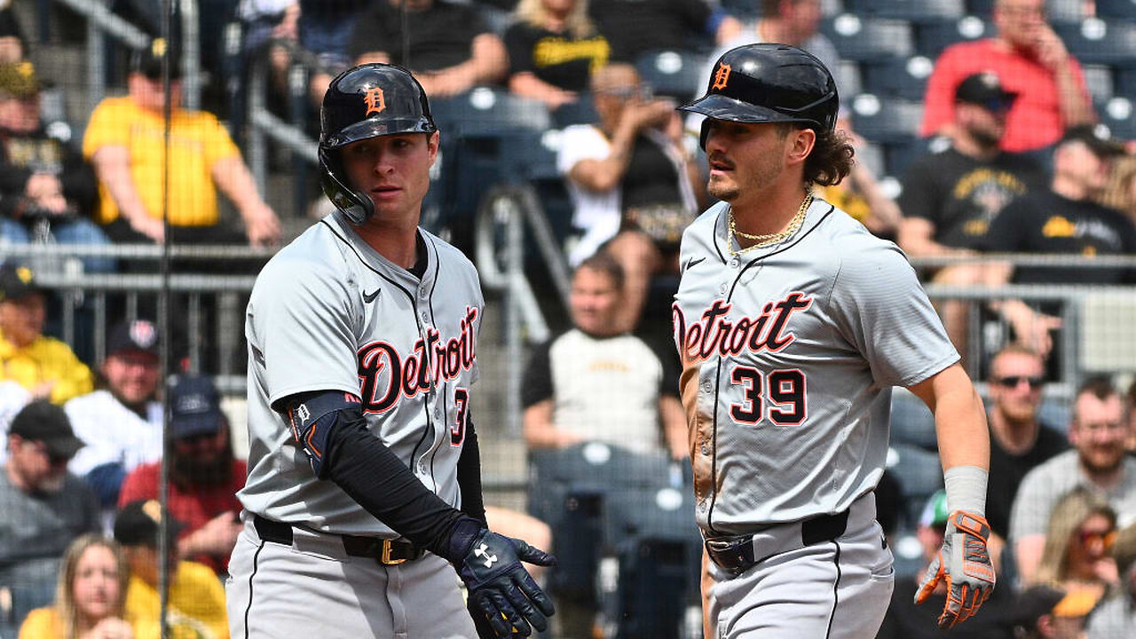 MLB Tigers score four runs in 9th to storm back