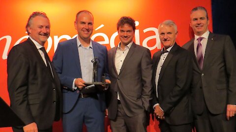 Claude Poulin séduit les gens d’affaires de la région