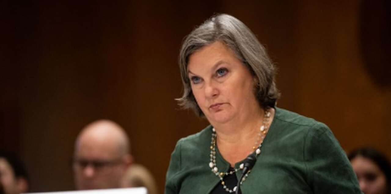 [Leaked Call] "F**K the EU" Victoria Nuland discuss the 2014 US coup d'état in Ukraine