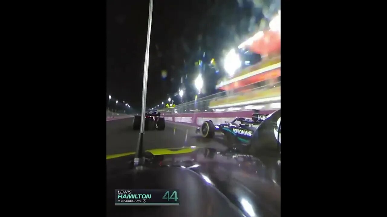 Batida a bordo com HamiltonšRussell #Shorts #lewishamilton #georgerussell #f12023