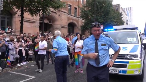 Sweden: Everything woke turns to 💩💩💩