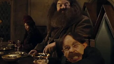 Hagrid stabs Flitwick's hand with a fork | Harry Potter and The Goblet of Fire