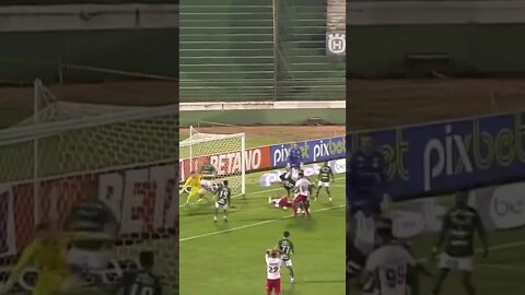 Você acredita em milagres? Kozlinski, goleiro do Guarani, prova que eles existem 😱😱😱#shorts #guarani