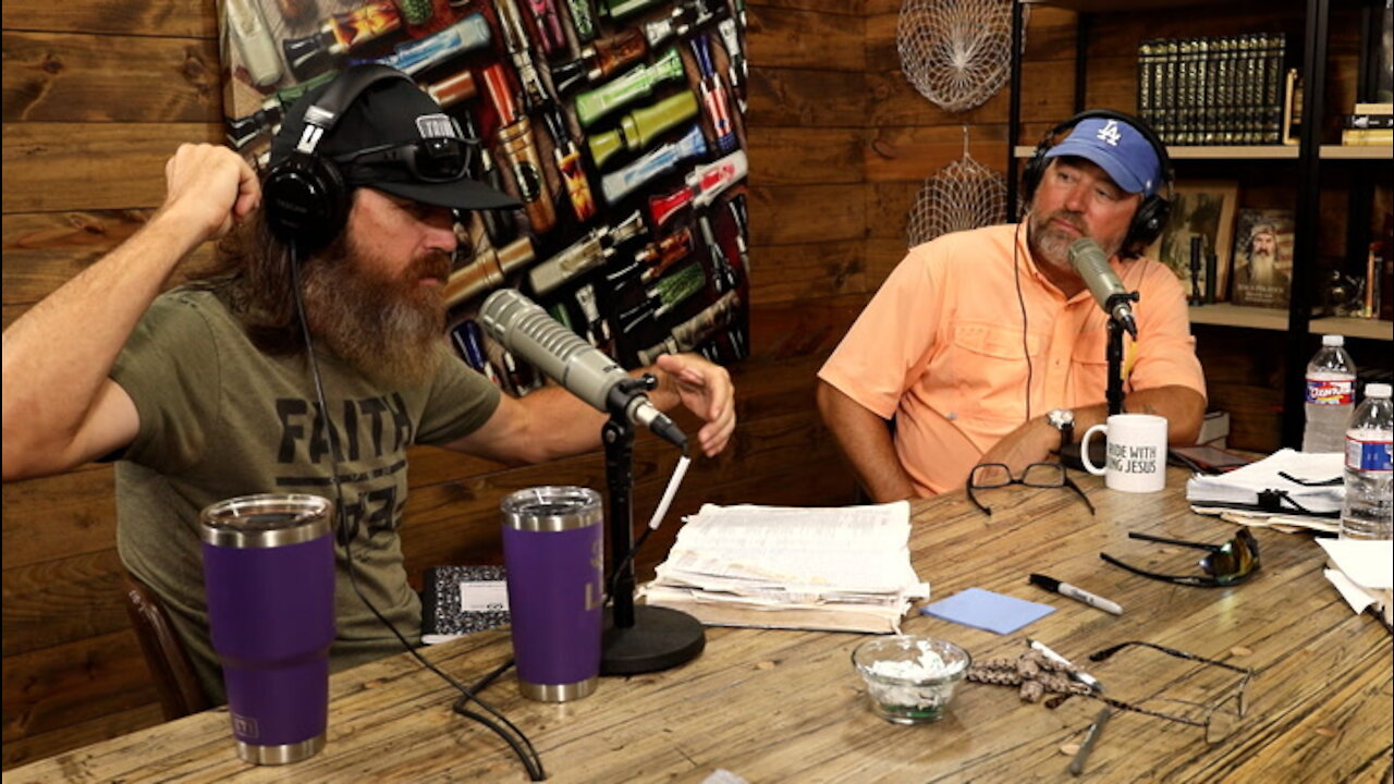 Jase's Dramatic Fight Embarrasses Missy in Front of Guests, and Did Judas Have Free Will? | Ep 333