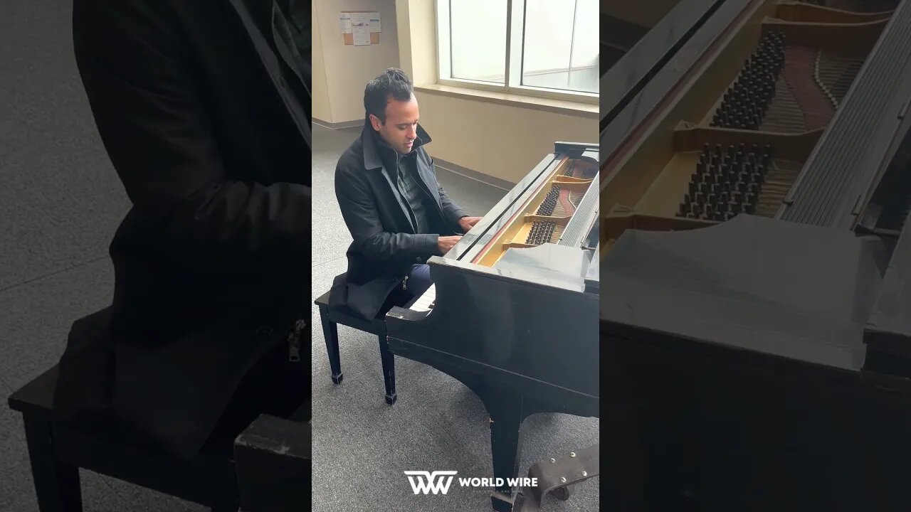 Vivek Ramaswamy Plays The Piano While On Bus Tour Through IowaWorld-Wire #shorts