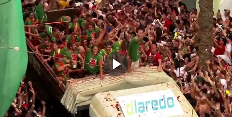 Thousands Attend Spain's Tomatina Festival