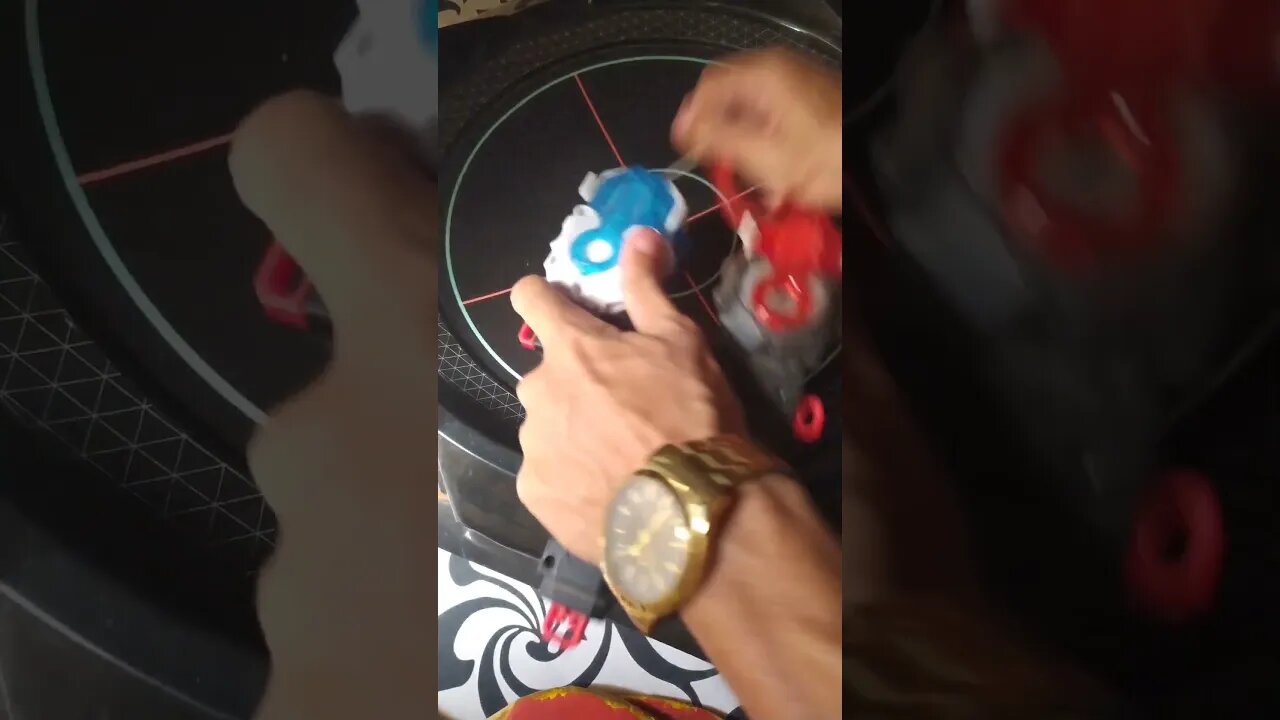 BIZARRO! batalha de beyblade valkyrie vs fafnir #batalhadebeyblade