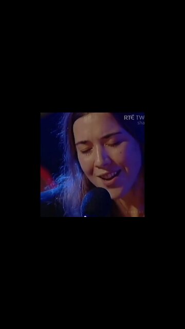#lisa hannigan #blurry #live #2006 #irish tv #hq #shorts