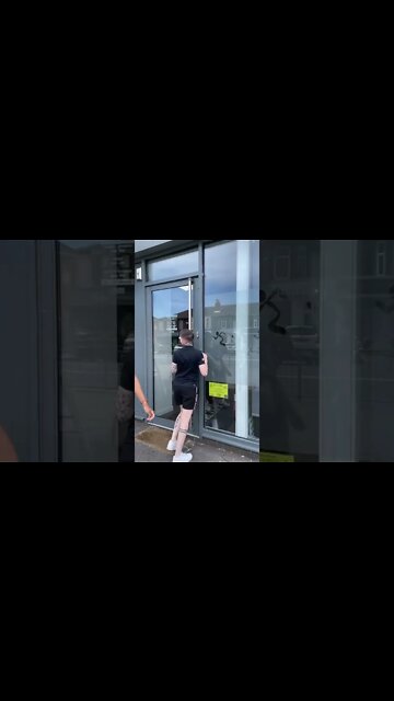 #shorts #2022 funny,prank,funjokes,dad jokes,funny memes,funny video,fun,laughing,funny animal,knock