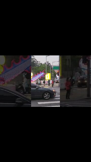 #Korea #march #dragon Today is 'The days of Budda's comming' march in Korea