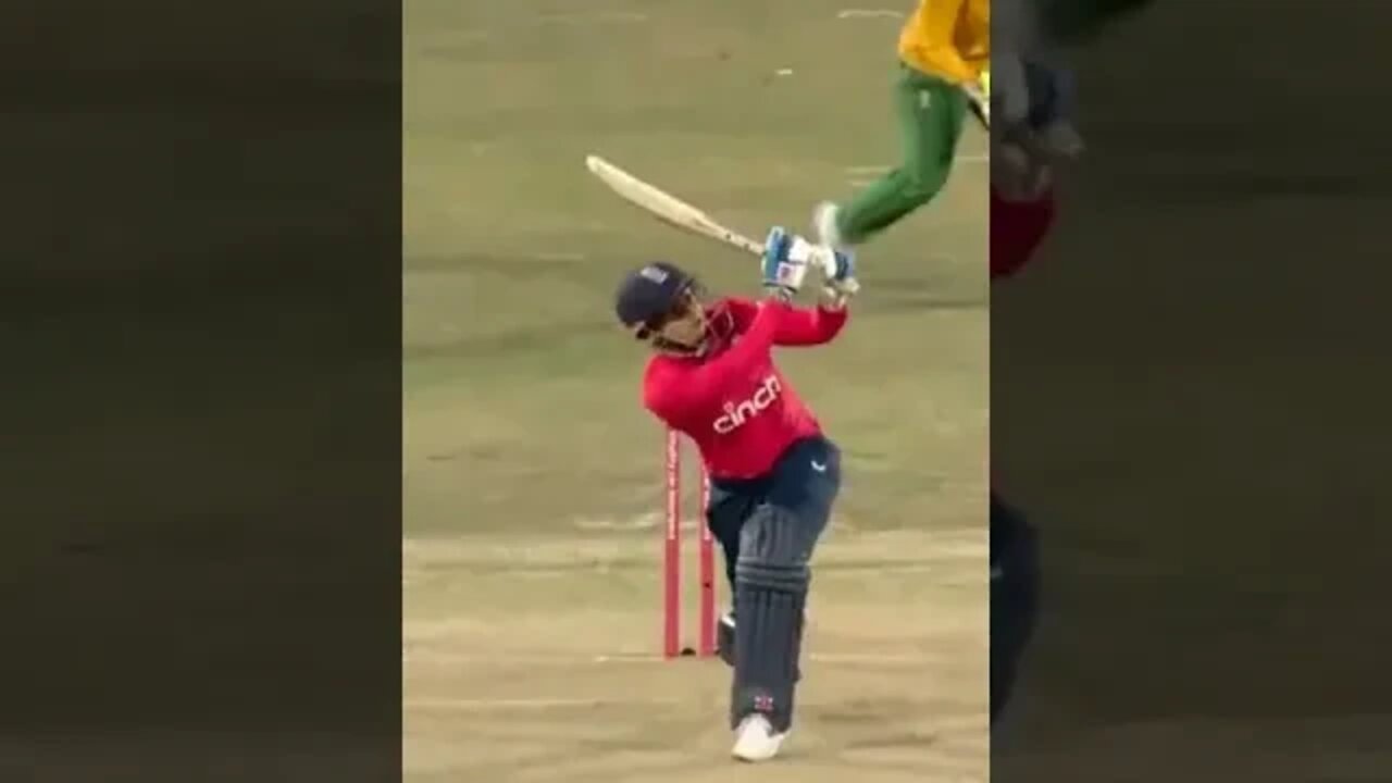 SOPIHA DUNKLEY HIT BIG SIX VS SOUTH AFRICA IN 1ST T20 2022 , SOPIHA DUNKLEY BATTING