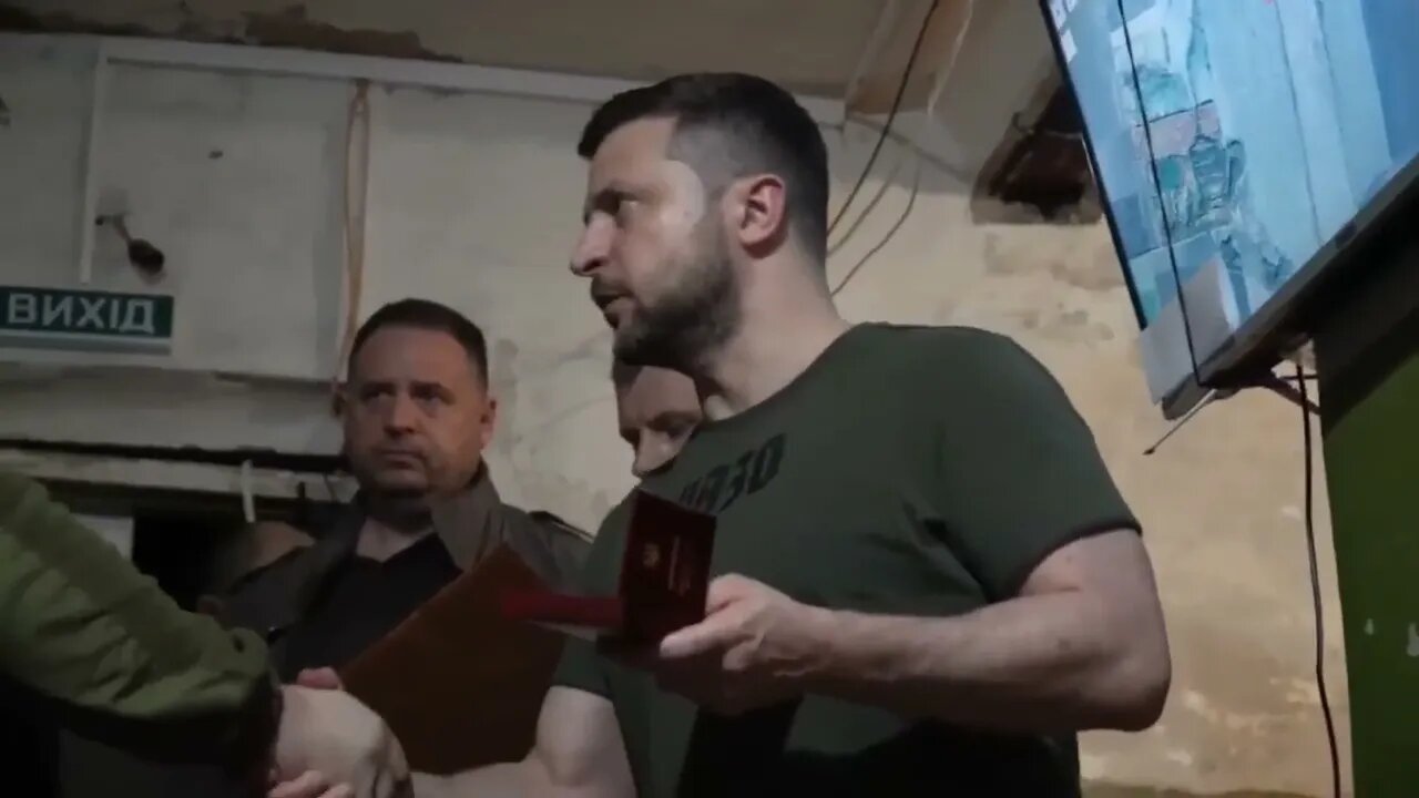 💙💛 Володимир Зеленський відвідав позиції ЗСУ на передовій у Лисичанську. Lysychansk.