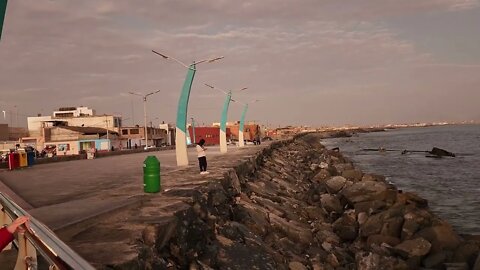ATARDECER EN EL MALECÓN DE CHIMBOTE