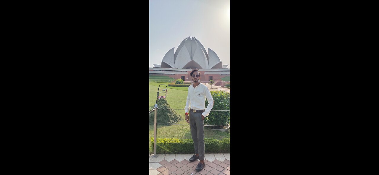 Lotus Temple traveling moment