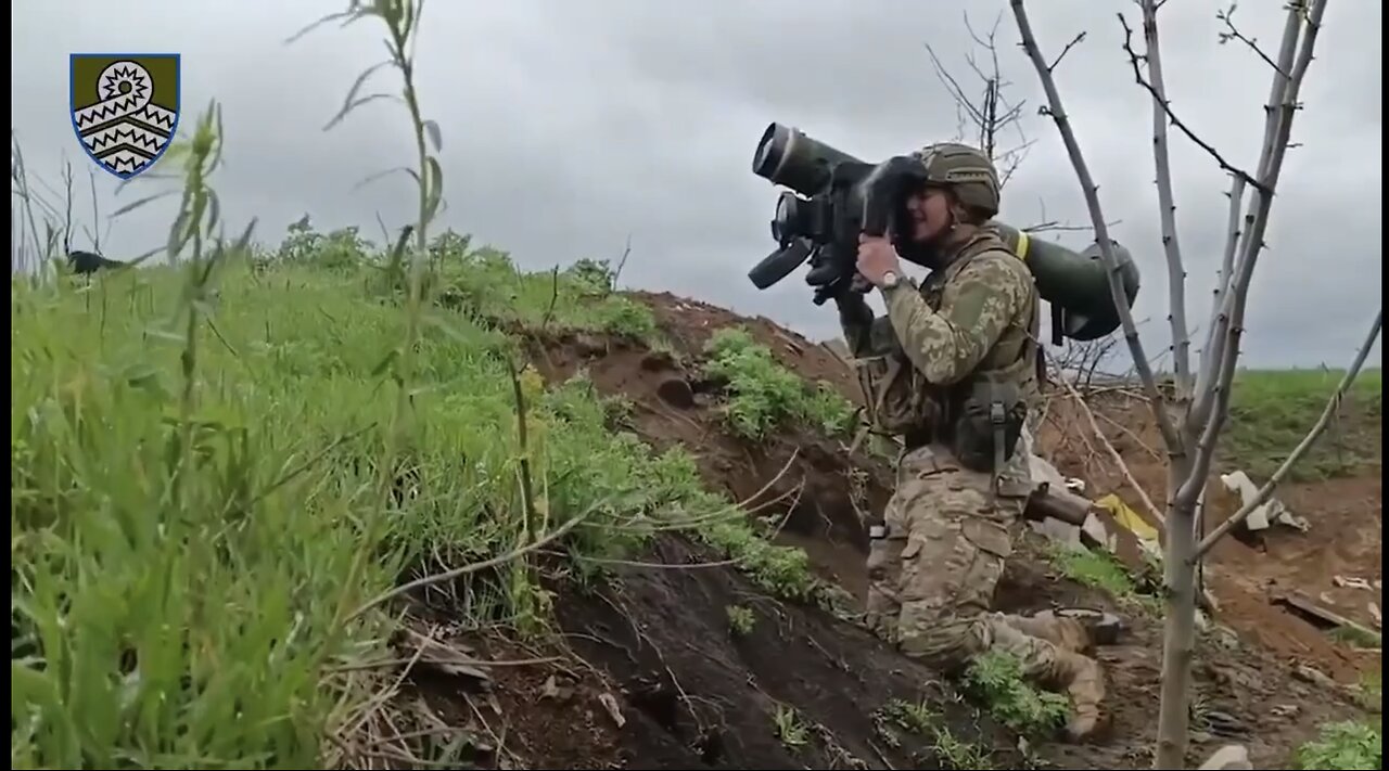 Ukraine war footage: FGM-148 Javelin DESTROYS Russian tank