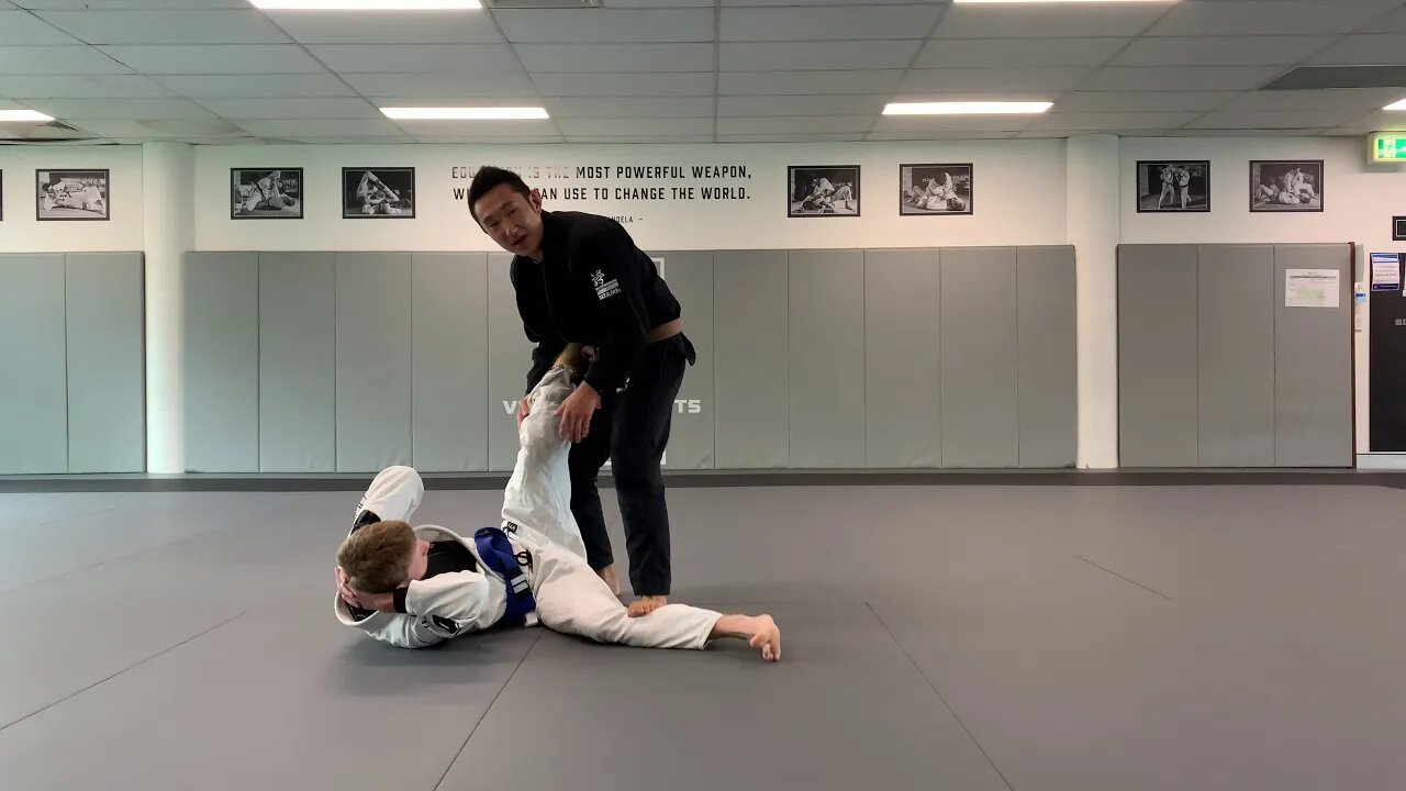 Jiu Jitsu - Leg Pin to Long Step Pass