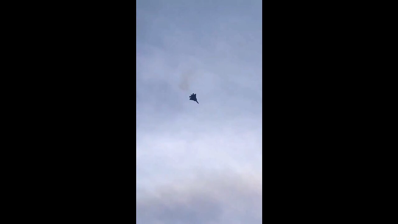 Su-57 ￼ somersaults ￼and acrobatics