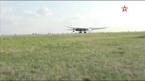 The Ministry of Defense yesterday published a video of training flights of two Tupolev Tu-160s over