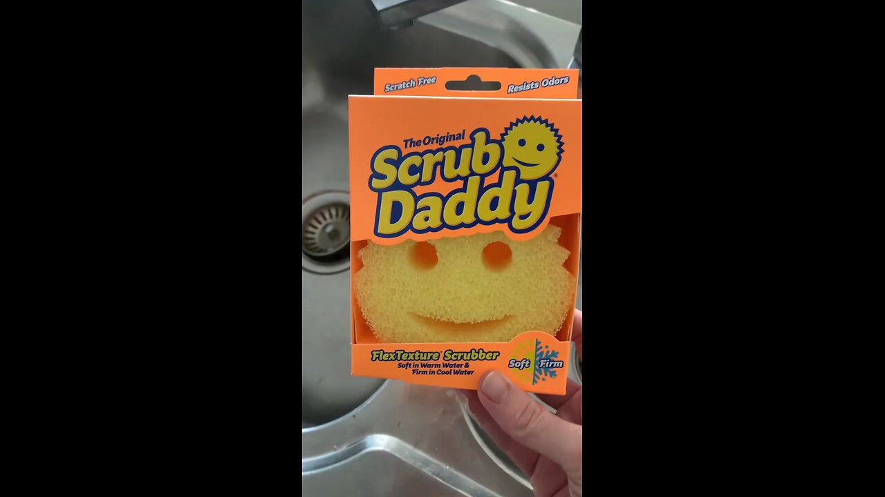 🤍 Cleaning with scrub daddy