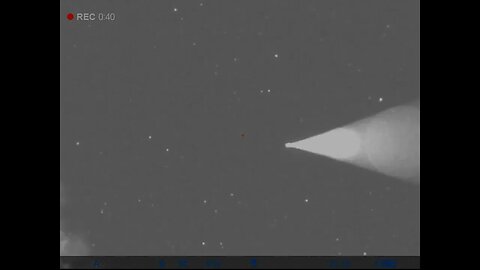 objects manuvering over Gulf fly-by UFO