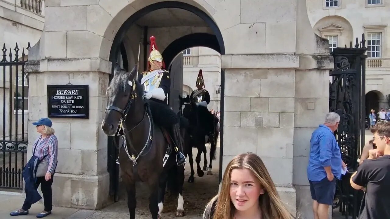 The tourist were told make way and they don't move #thekingsguard