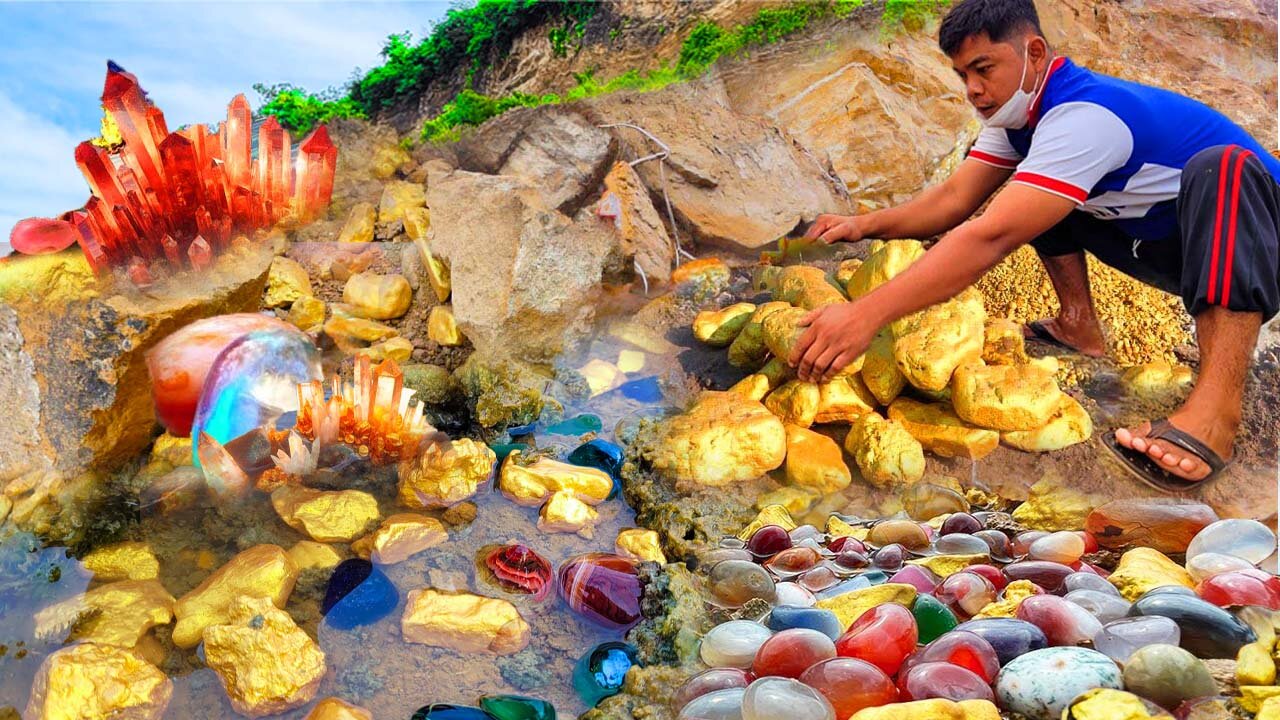 Digging for Treasure worth millions from Huge Nuggets of Gold by a young man - Gold mining