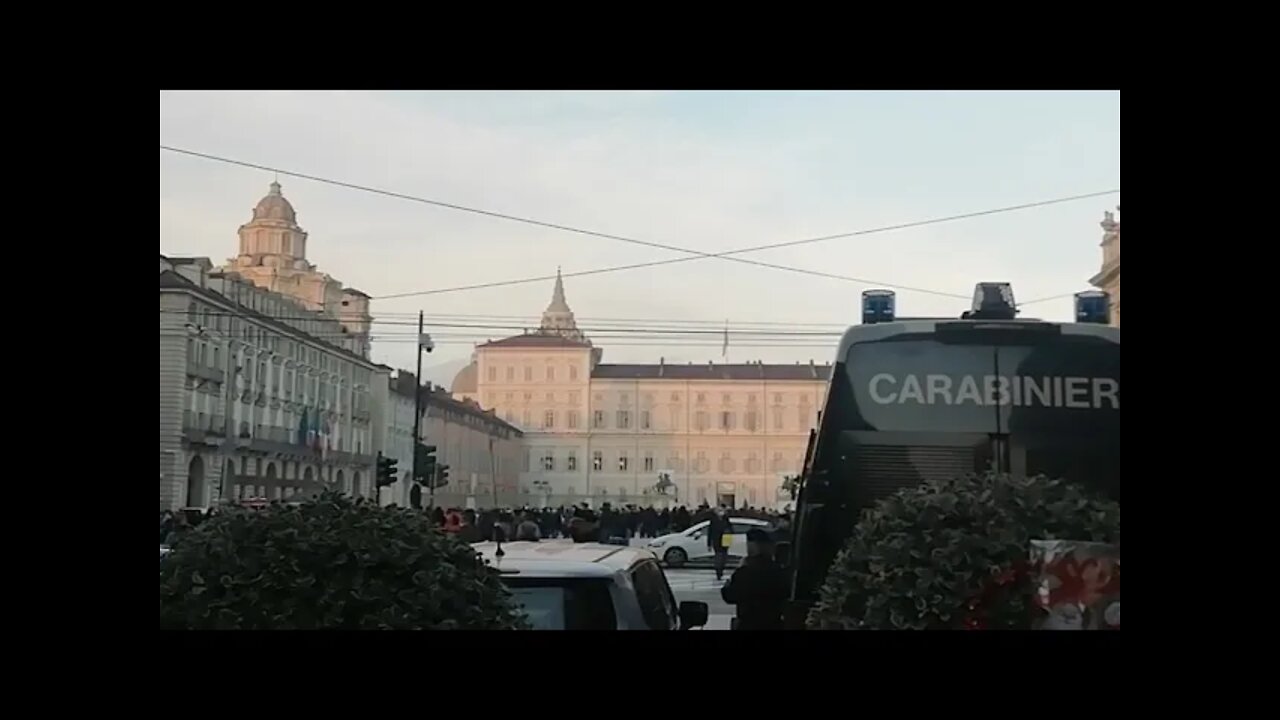 Chegando na Manifestação em Turim, Itália 4/12/21