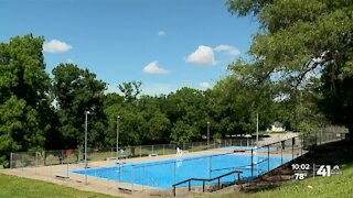 Teen rescued from Kansas City, Kansas, pool after friend runs to fire station