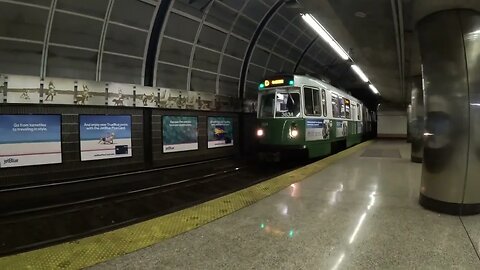 #trainstation #boston #mbta North Station GREEN LINE T - Watch the train arrive and leave, map, find