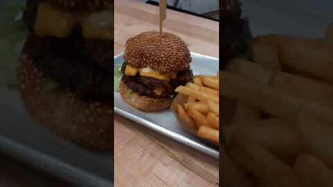 Position it #sfmcollective #shorts #food #burgers #saltyzburgers #eat #fries #Pepsi #2022 #quality