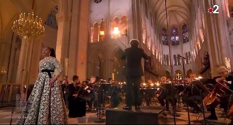 AMAZING GRACE at Notre Dame Cathedral